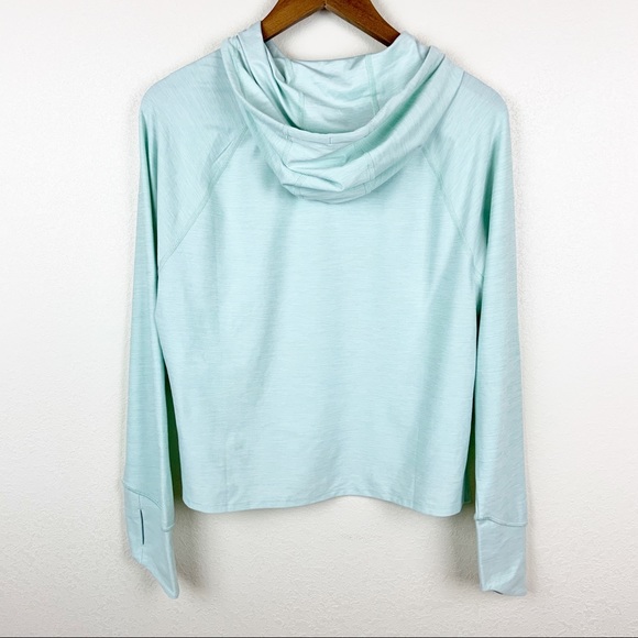 The North Face Motivation Flashdry Cropped Hoodie - Picture 3 of 8